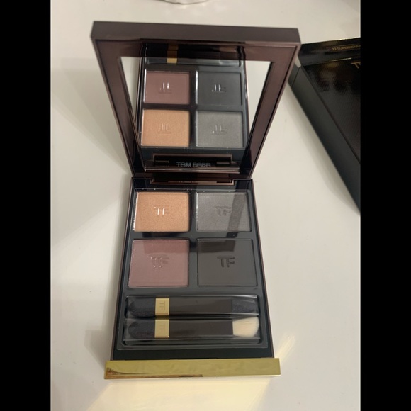 Tom Ford authentic eyeshadow quad - Picture 1 of 13